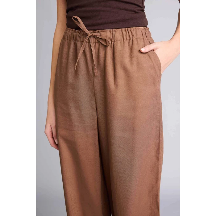 Defacto E1981AXBN534 Kahve Wıde Leg Çift Cepli Beli Lastikli Standart Boy Keten Karışımlı Pantolon