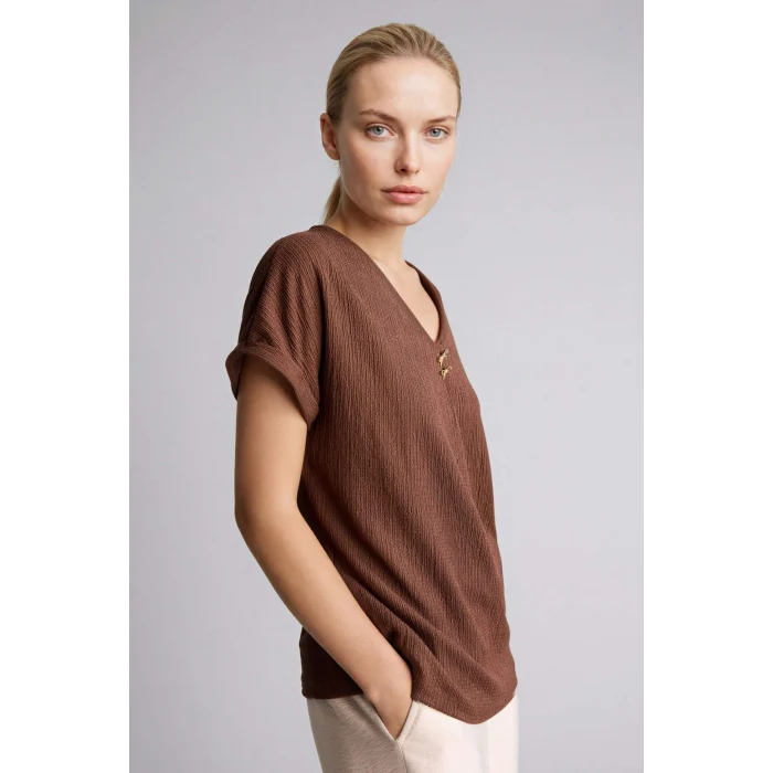 Defacto H1173AXBN320 Kahve Regular Fıt V Yaka Bürümcük Kısa Kollu Tişört