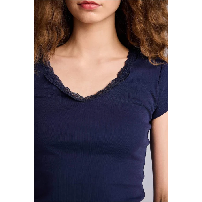 Defacto H1786AXNV31 Lacivert Fıtted Dantel Yaka Ribana Kısa Kollu Tişört