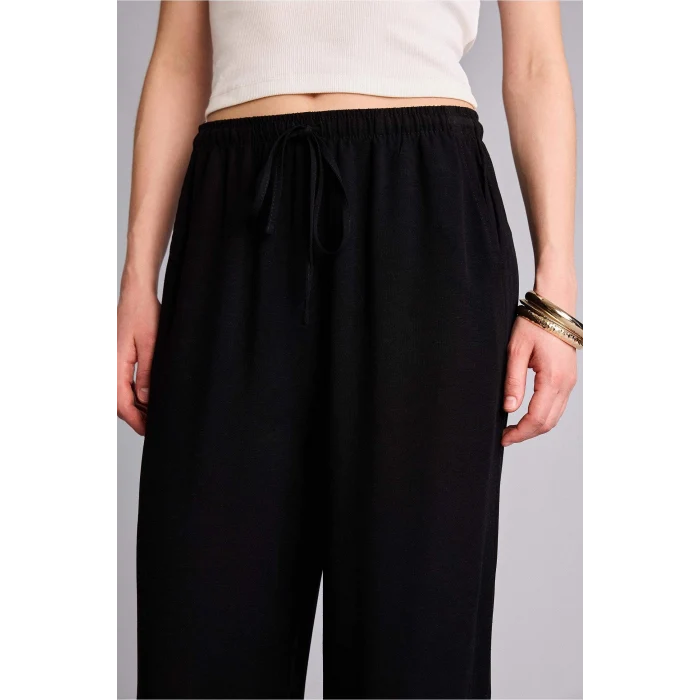 Defacto F5024AXBK27 Siyah Wıde Leg Cepli Yüksek Bel Standart Boy Keten Karışımlı Pantolon