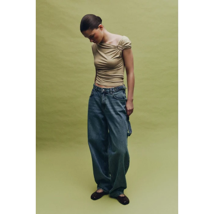 Defacto H1586AXKH477 Haki Slım Fıt Kayık Yaka Toka Detaylı Tişört