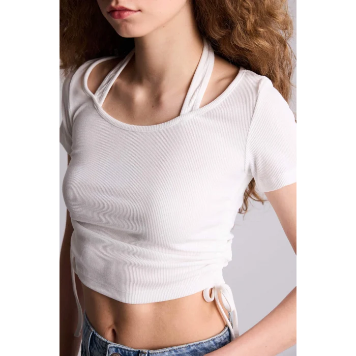 Defacto G7955AXWT32 Beyaz Fıtted Halter Yaka Kısa Kollu Tişört