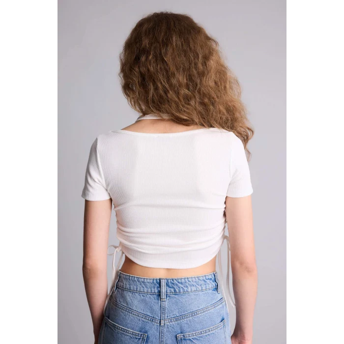 Defacto G7955AXWT32 Beyaz Fıtted Halter Yaka Kısa Kollu Tişört