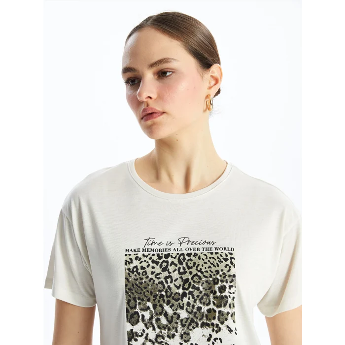 LCWAIKIKI Basic Bej Bisiklet Yaka Baskılı Kısa Kollu Kadın Tişört