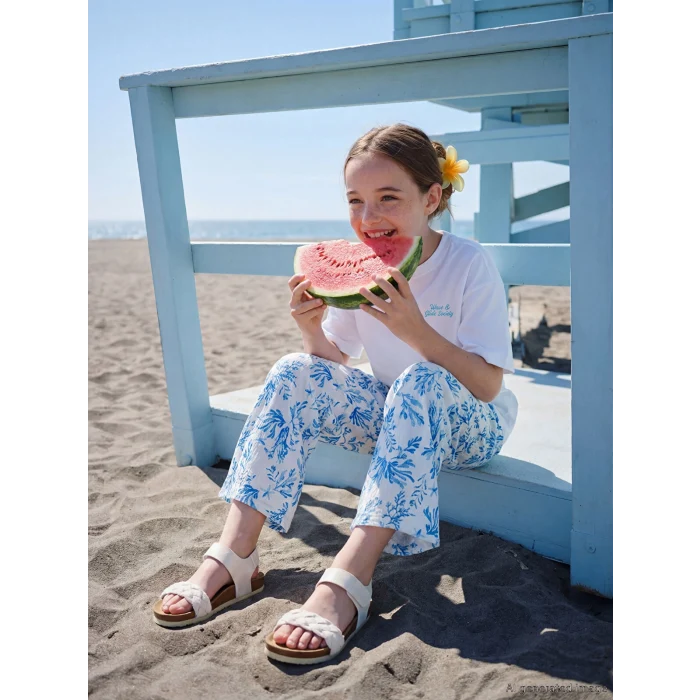 LCW Kids Beyaz Bisiklet Yaka Baskılı Kız Çocuk Tişört