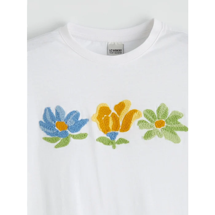 LCW Kids Beyaz Bisiklet Yaka Çiçek Nakışlı Kız Çocuk Tişört