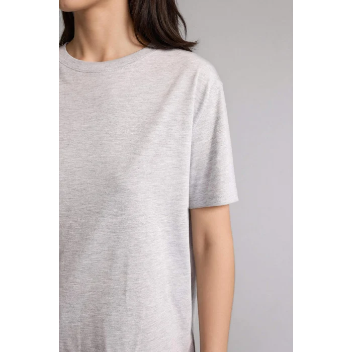 Defacto W9584AZGR93 Gri Regular Fıt Bisiklet Yaka Basıc Düz Penye Kısa Kollu Tişört