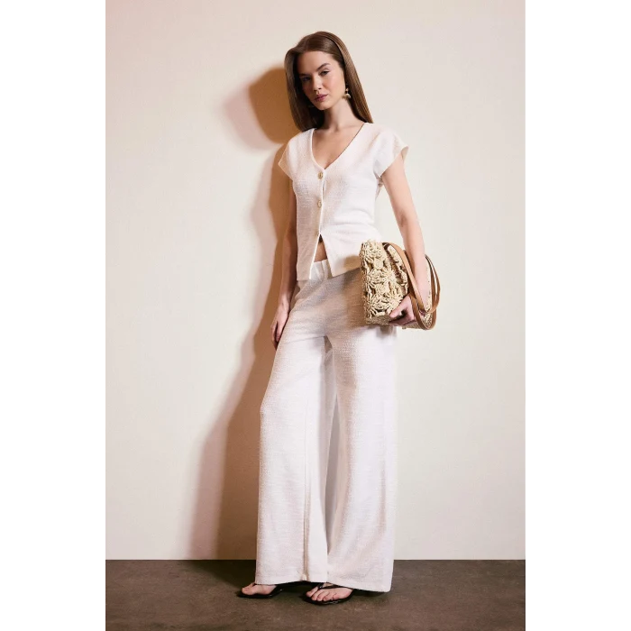 Defacto H0561AXER105 Ekru V Yaka Kısa Kollu Tişört