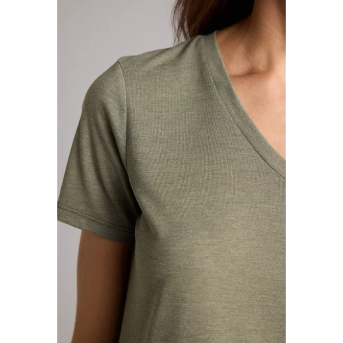 Defacto W9204AZGN931 Yeşil Regular Fıt V Yaka Basıc Düz Kısa Kollu Tişört