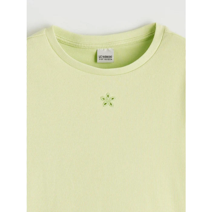 LCW Kids Yeşil Bisiklet Yaka Nakışlı Kız Çocuk Tişört