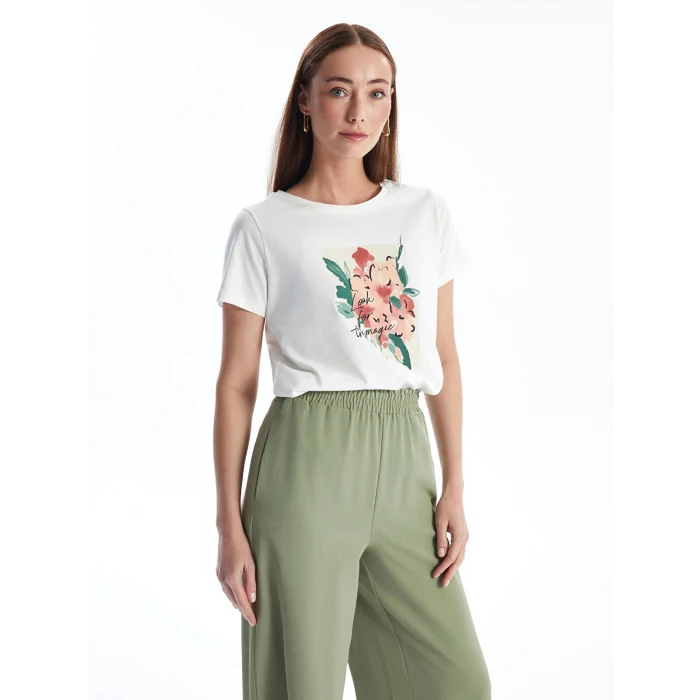 LCWAIKIKI Classic Beyaz Bisiklet Yaka Baskılı Kısa Kollu Kadın Tişört