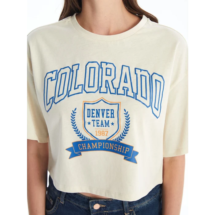 XSIDE Bej Bisiklet Yaka Baskılı Kısa Kollu Oversize Kadın Crop