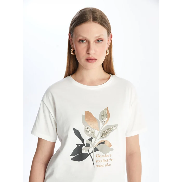 LCWAIKIKI Basic Beyaz Bisiklet Yaka Baskılı Kısa Kollu Kadın Tişört