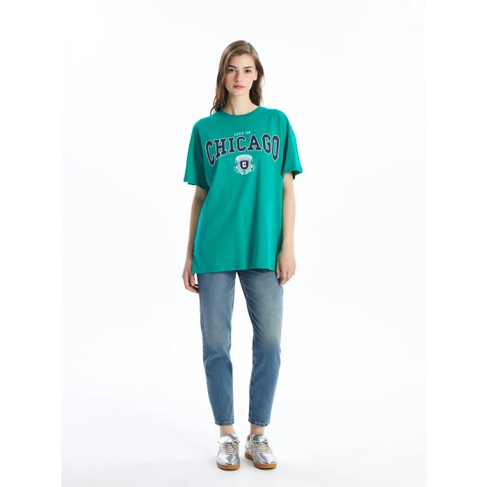 LCW Vision Yeşil Bisiklet Yaka Baskılı Kısa Kollu Oversize Kadın Tişört