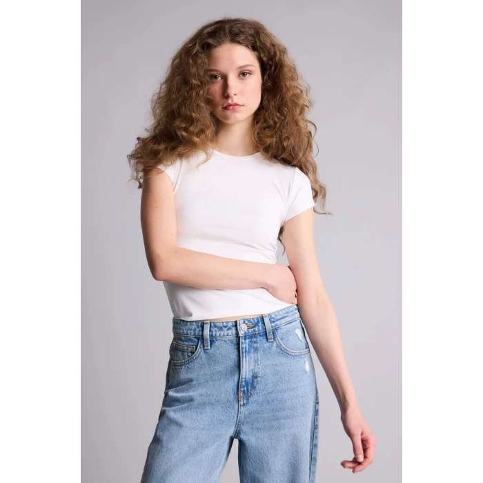 Defacto H6241AXWT32 Beyaz Fıtted Bisiklet Yaka Kısa Kollu Tişört