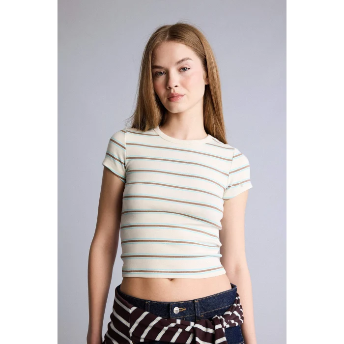 Defacto G2231AXER98 Ekru Fıtted Bisiklet Yaka Ribana Kısa Kollu Tişört