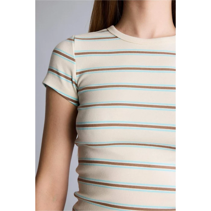 Defacto G2231AXER98 Ekru Fıtted Bisiklet Yaka Ribana Kısa Kollu Tişört