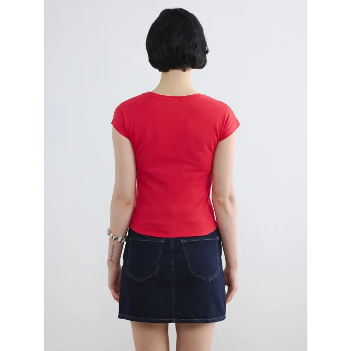 LCW Vision Kırmızı Bisiklet Yaka Kadın Crop