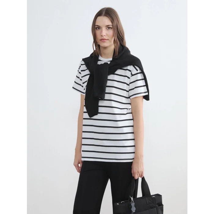 LCW Comfort Siyah Bisiklet Yaka Çizgili Kadın Tişört