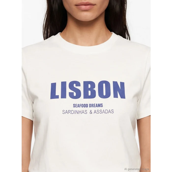 LCW Vision Beyaz Bisiklet Yaka Lisbon Baskılı Kadın Tişört