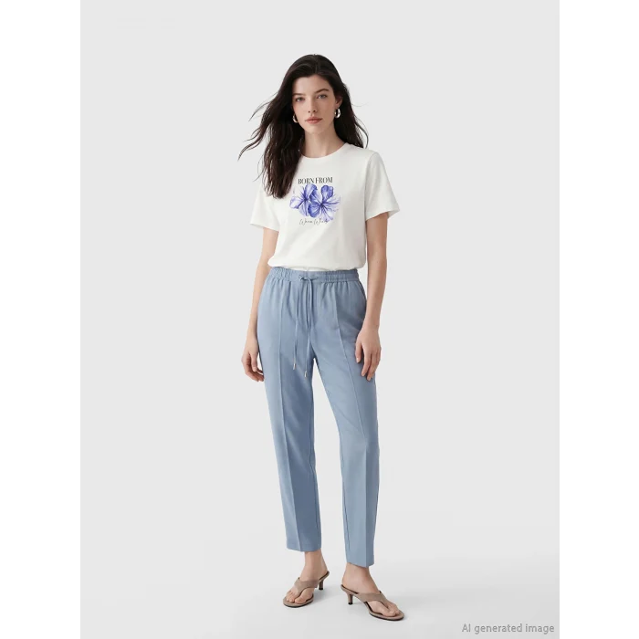 LCW Comfort Beyaz Bisiklet Yaka Baskılı Kadın Tişört