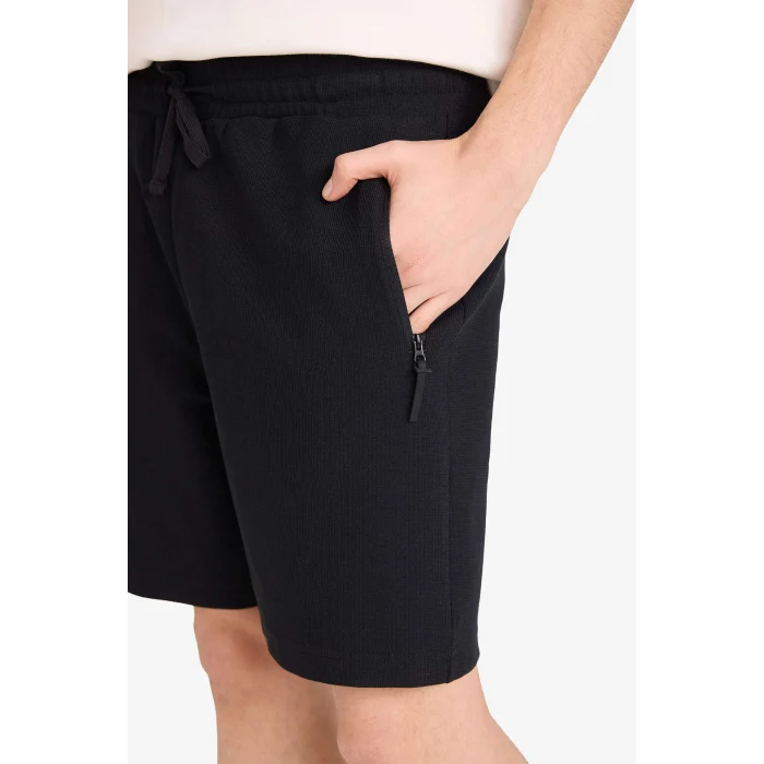 Defacto B8792AXBK81 Siyah Regular Fit Düz Paça Cepli Basic Şort