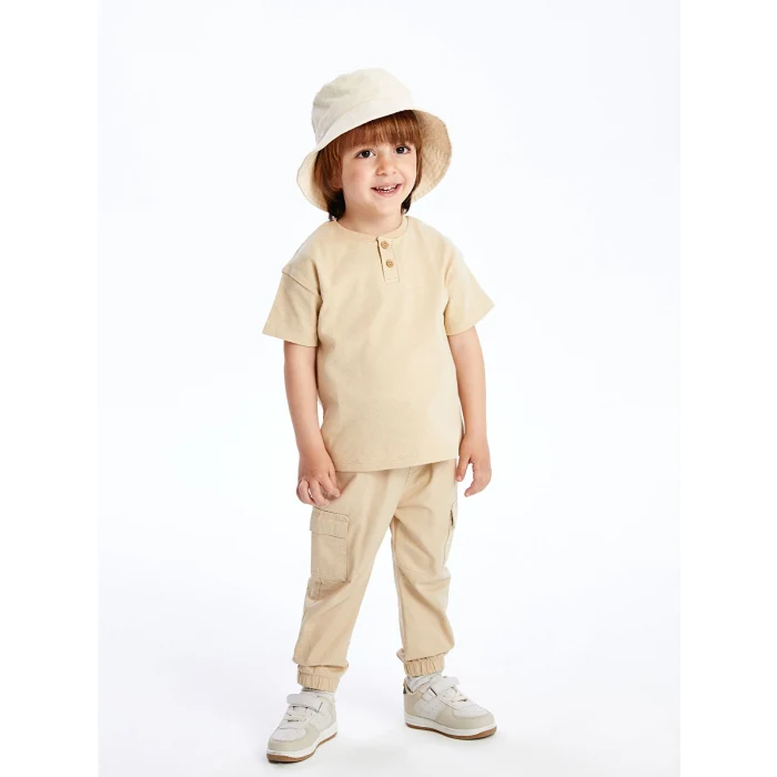 LCW Kids Bej Bisiklet Yaka Kısa Kollu Dokulu Kumaş Erkek Bebek Tişört