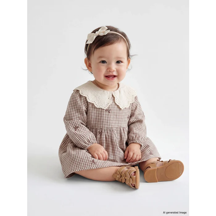 LCW baby Ekru Bebe Yaka Nakışlı Kız Bebek Müslin Elbise
