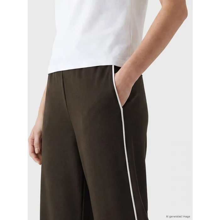 LCW Modest Kahverengi Şeritli Soft Touch Kadın Eşofman Altı