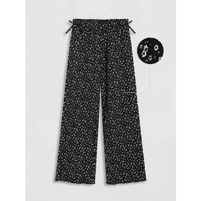 LCW Kids Siyah Çiçek Baskılı Geniş Paça Kız Çocuk Pantolon