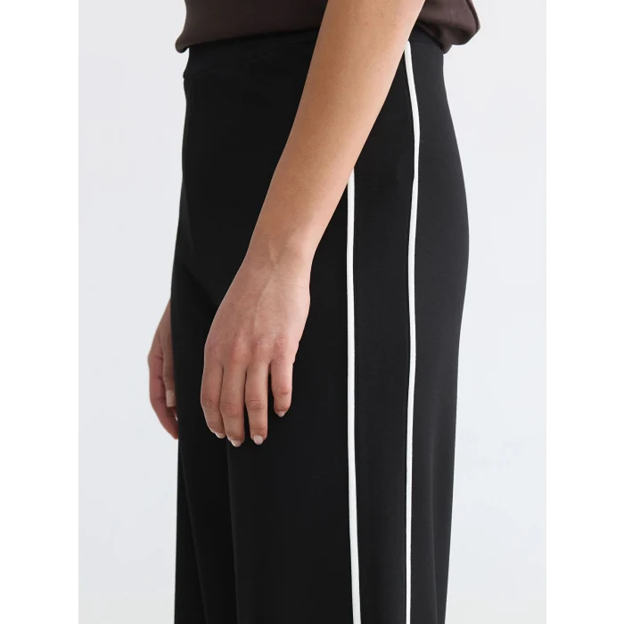 LCW Modest Siyah Şeritli Soft Touch Kadın Eşofman Altı