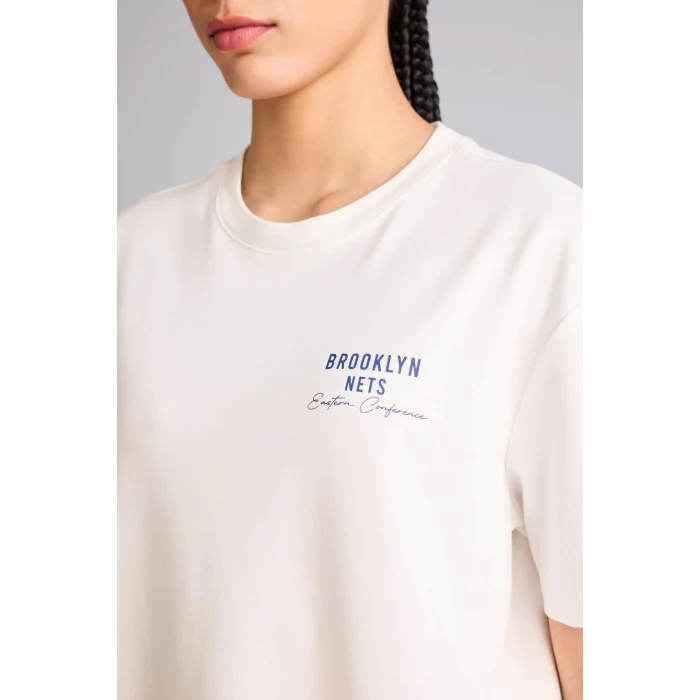 Defacto G9307AXER105 Ekru NBA Brooklyn Nets Relax Fıt Kısa Kollu Tişört