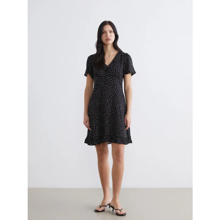 LCW Comfort Siyah V Yaka Puantiyeli Fırfırlı Mini Elbise