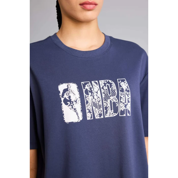Defacto G9522AXIN275 İndigo NBA Wordmark Relax Fıt Kısa Kollu Tişört