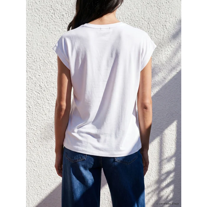 LCW Vision Beyaz Bisiklet Yaka Kadın Crop