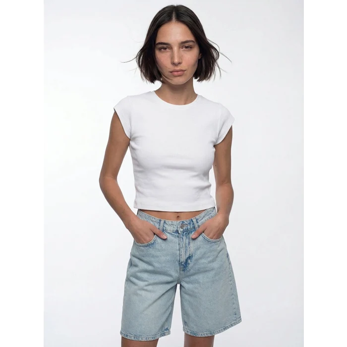 LCW Vision Beyaz Bisiklet Yaka Kadın Crop
