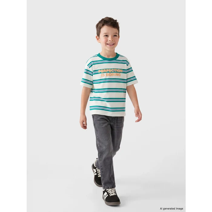 LCW Kids Yeşil Bisiklet Yaka Çizgili Erkek Çocuk Tişört