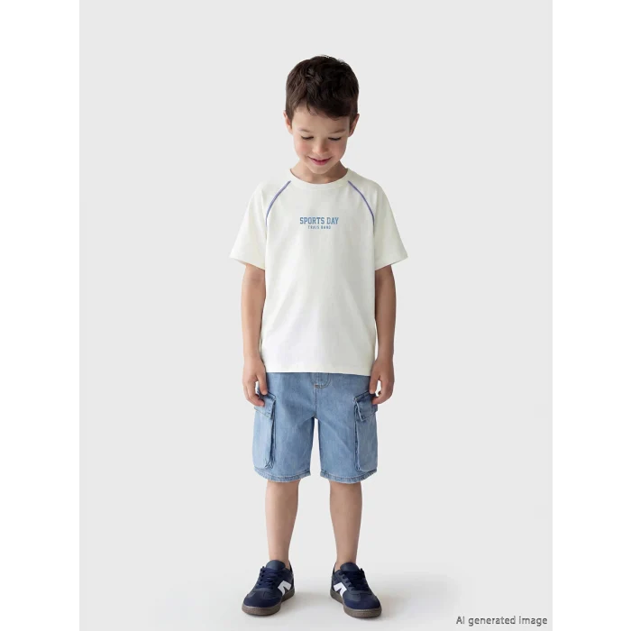 LCW Kids Beyaz Bisiklet Yaka Baskılı Erkek Çocuk Tişört