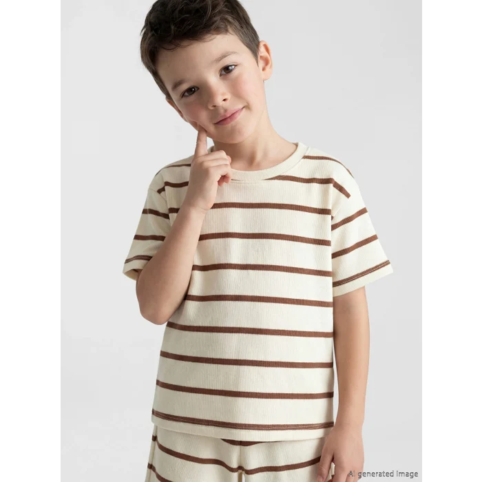 LCW Kids Kahverengi Çizgili Erkek Çocuk Şortlu Takım