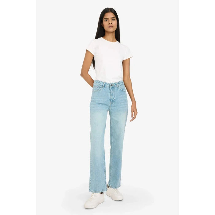 Defacto G2215AXNM28 Mavi Comfort Straıght Normal Bel Bilek Boy Jean Yıkamalı Pantolon