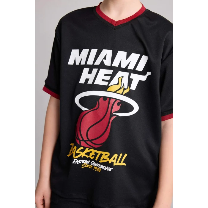 Defacto H2897A8BK81 Siyah NBA Mıamı Heat New Regular Fıt V Yaka Mesh Forma Kumaş Kısa Kollu Tişört Erkek Çocuk