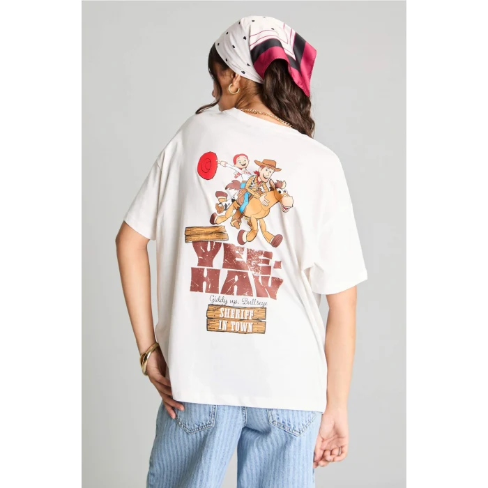 Defacto H6819AXER103 Ekru Toy Story Lisanslı Oversıze Bisiklet Yaka Sırt Baskılı Ribana Kısa Kollu Ecru Tişört