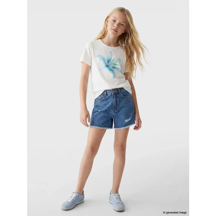 LCW Kids Mavi Yırtık Detaylı Kız Çocuk Jean Şort