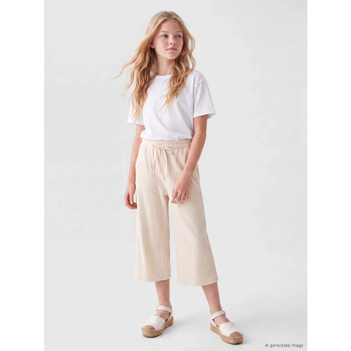 LCW Kids Ekru Geniş Paça Kız Çocuk Müslin Kapri