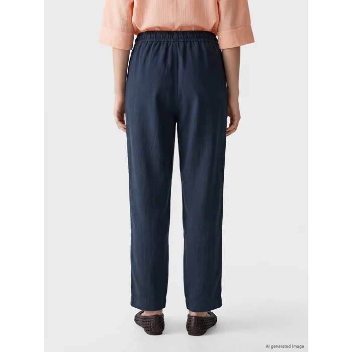 LCW Jeans Lacivert Beli Lastikli Carrot Fit Kadın Jean Pantolon