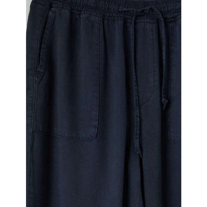 LCW Jeans Lacivert Beli Lastikli Carrot Fit Kadın Jean Pantolon