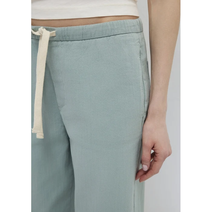 Mavi 1011203-70113 Bağcık Detaylı Yeşil Pantolon