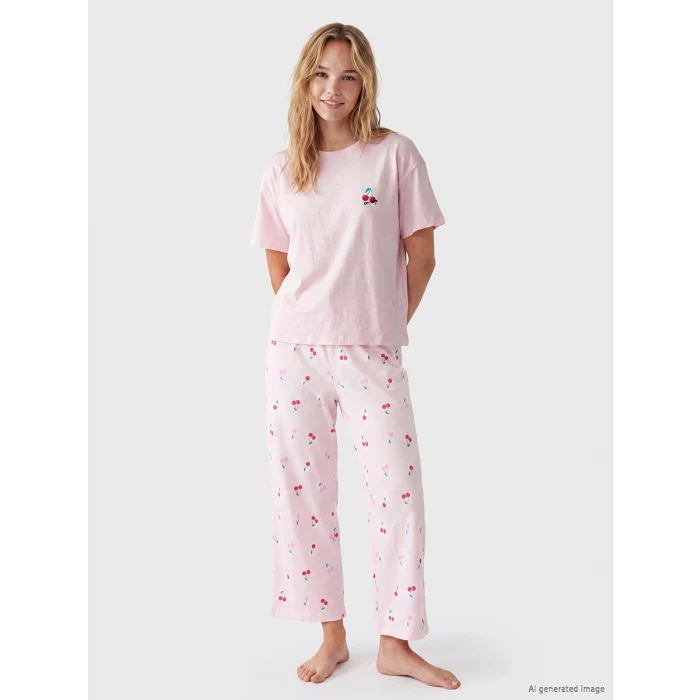 LCW Young Pembe Kiraz Baskılı Kadın Pijama Takım