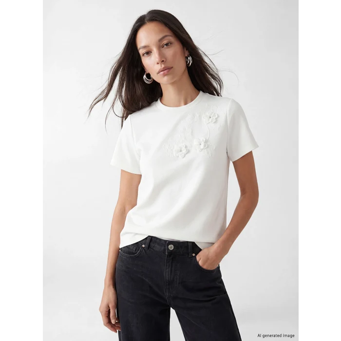 LCW EVERYDAY Beyaz Çiçek Nakışlı Soft Touch Kadın Tişört