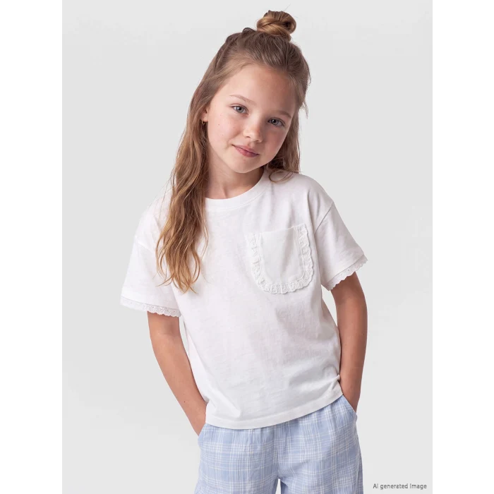 LCW Kids Beyaz Bisiklet Yaka Fırfır Detaylı Kız Çocuk Tişört